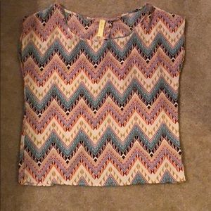Cute chevron top. Great condition